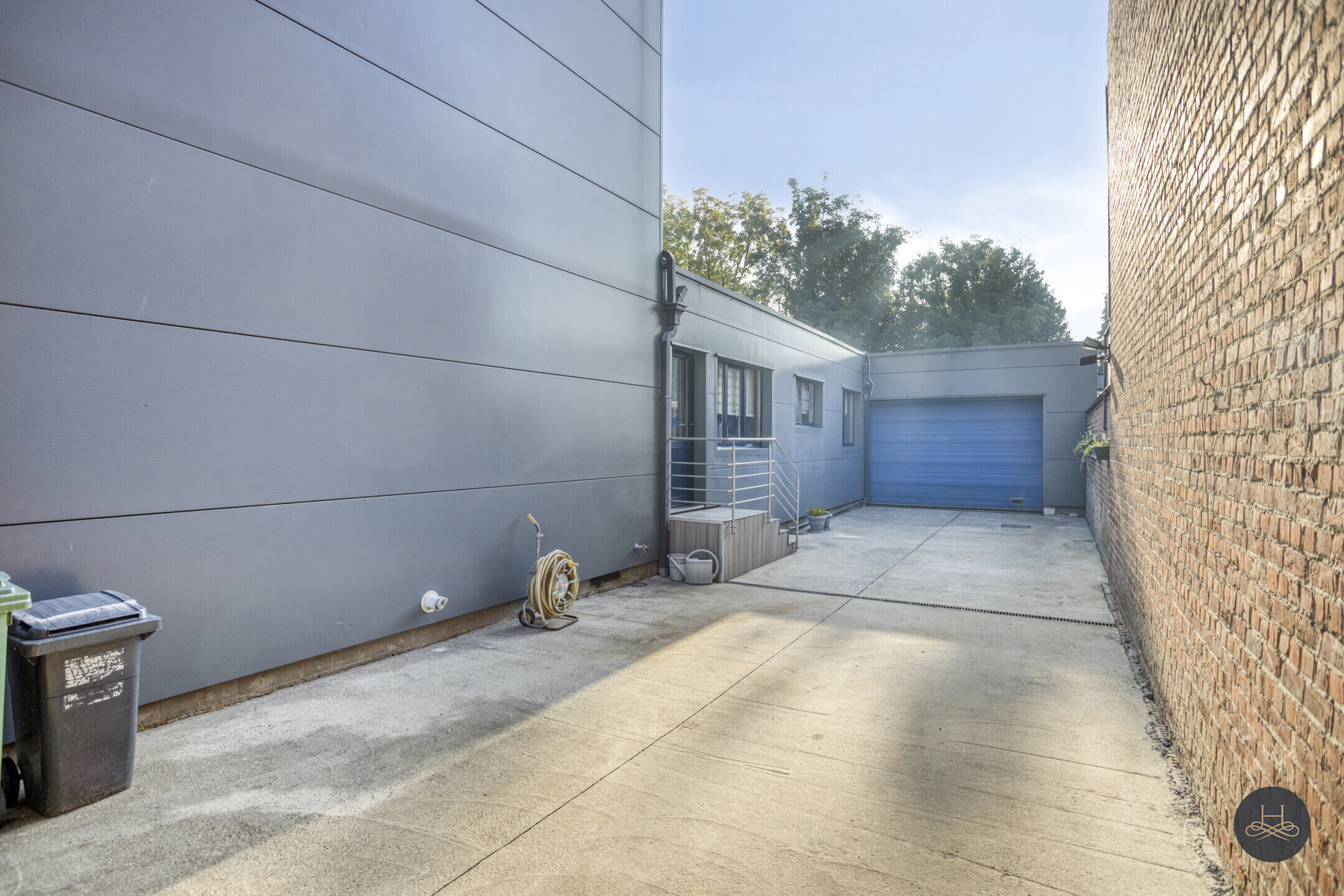 Instapklare ruime woning met tuin, oprit en royale garage - foto 2