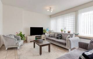 Op een zeer aangename en centrale locatie in Temse bevindt zich dit verzorgd en instapklaar appartement op de 2de verdieping van een gebouw met...