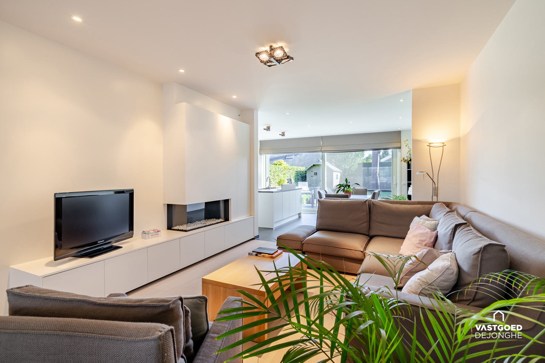 Lichtrijke, ruime en instapklare woning nabij het centrum van De Pinte - foto 5