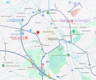 Deze overdekte autostaanplaats is gelegen in het centrum van Aalst in residentie Prinsenhof, een recent gebouw met assistentiewoningen. De...