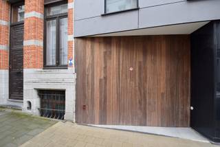 De autostaanplaats met autolift ligt vlak in het centrum van Gent, dichtbij de Kouter en Vooruit en is te huur aan €120 per maand + 20€...