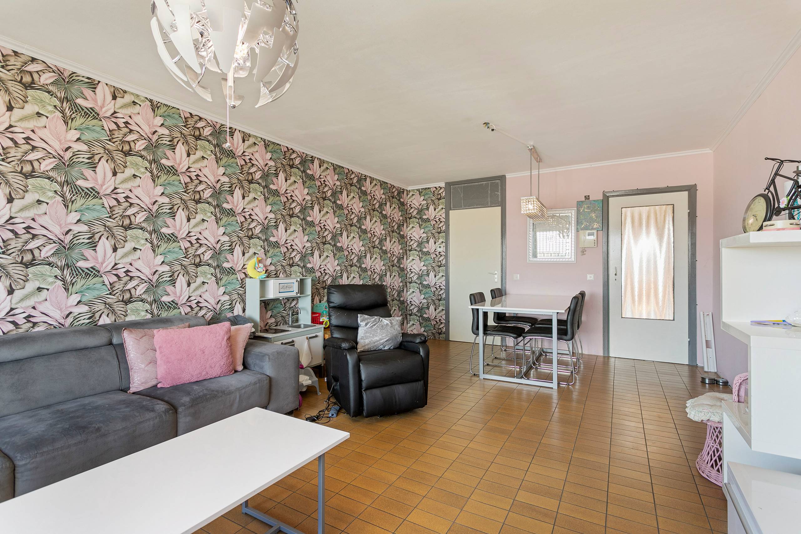 Appartement met 3 slaapkamers en autostandplaats in Bree. - foto 4