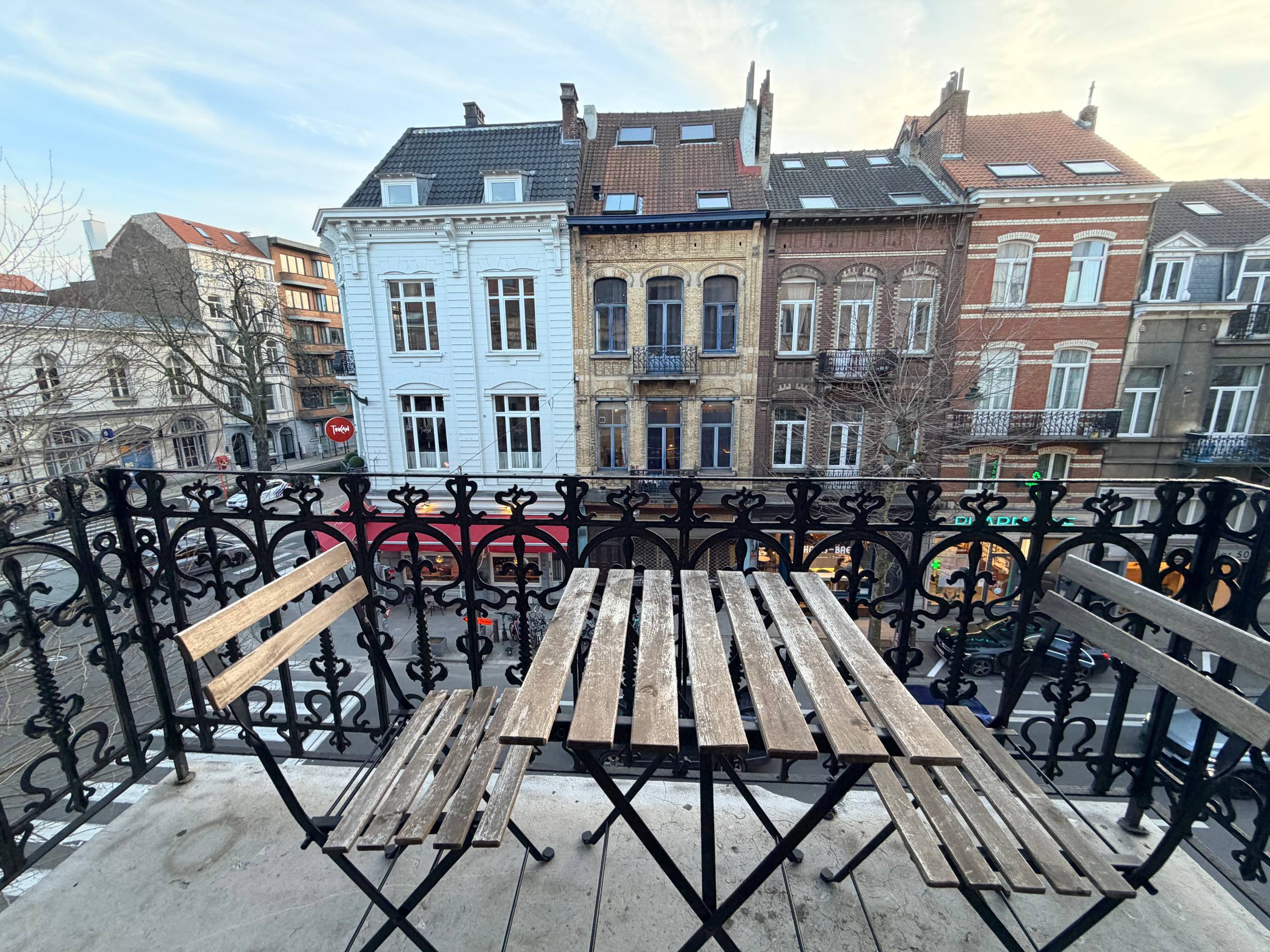 --- NOUVEAU --- Charmant appartement meublé avec deux balcons au cœur du quartier du Châtelain - foto 4