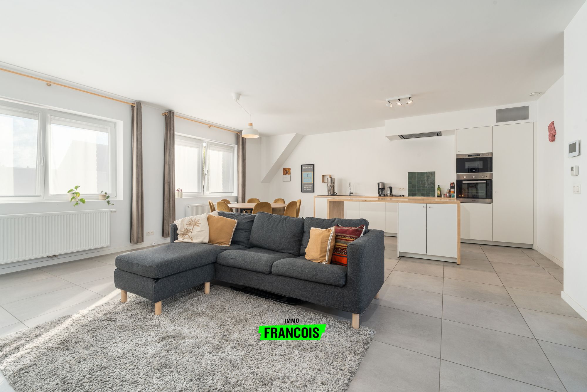 Modern appartement in kleinschalig gebouw nabij centrum Oostende. - foto 1