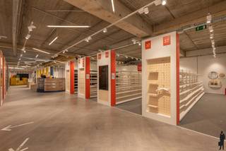 Huurprijs: 6.000 EUR per maandHuurwaarborg = 3 maanden huurKosten plaatsbeschrijving zijn 50/50 te betalen door huurder en verhuurderBeschikbaar:...