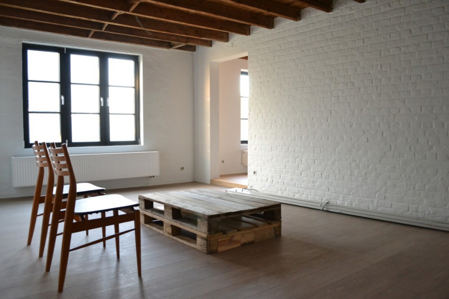 Kantoorruimte met veel lichtinval in een gerenoveerd authentiek pand - foto 4