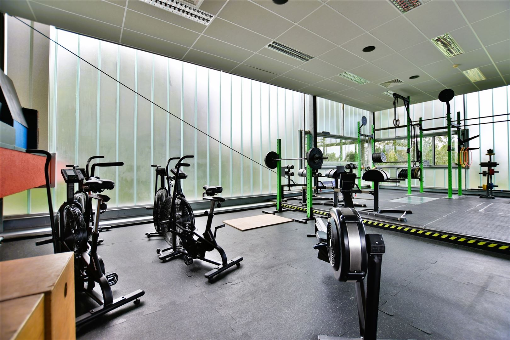 Sportruimte 170m² in het sport & gezondheid centrum 'Division 92' te Grembergen - foto 3