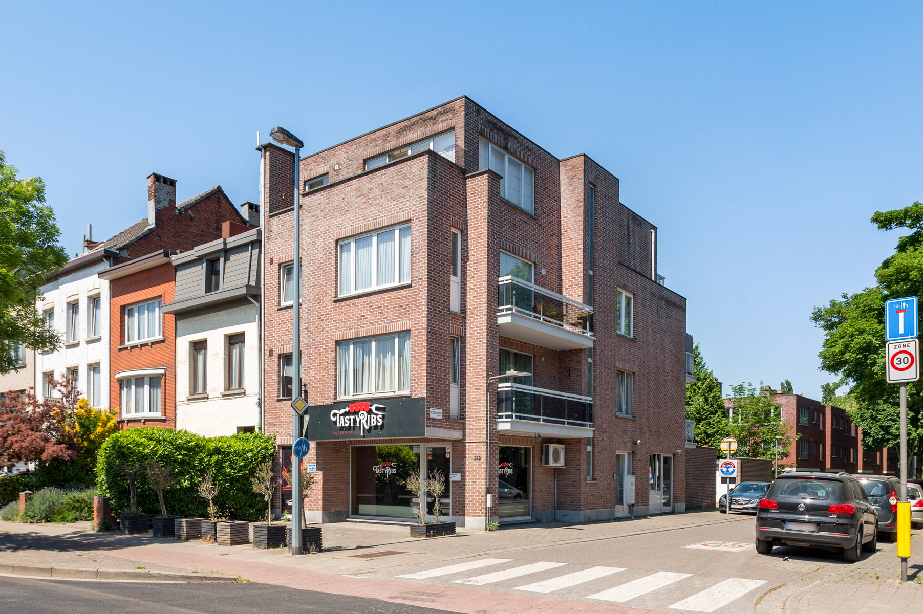 Huis te koop in Antwerpen met 6 slaapkamers - foto 1