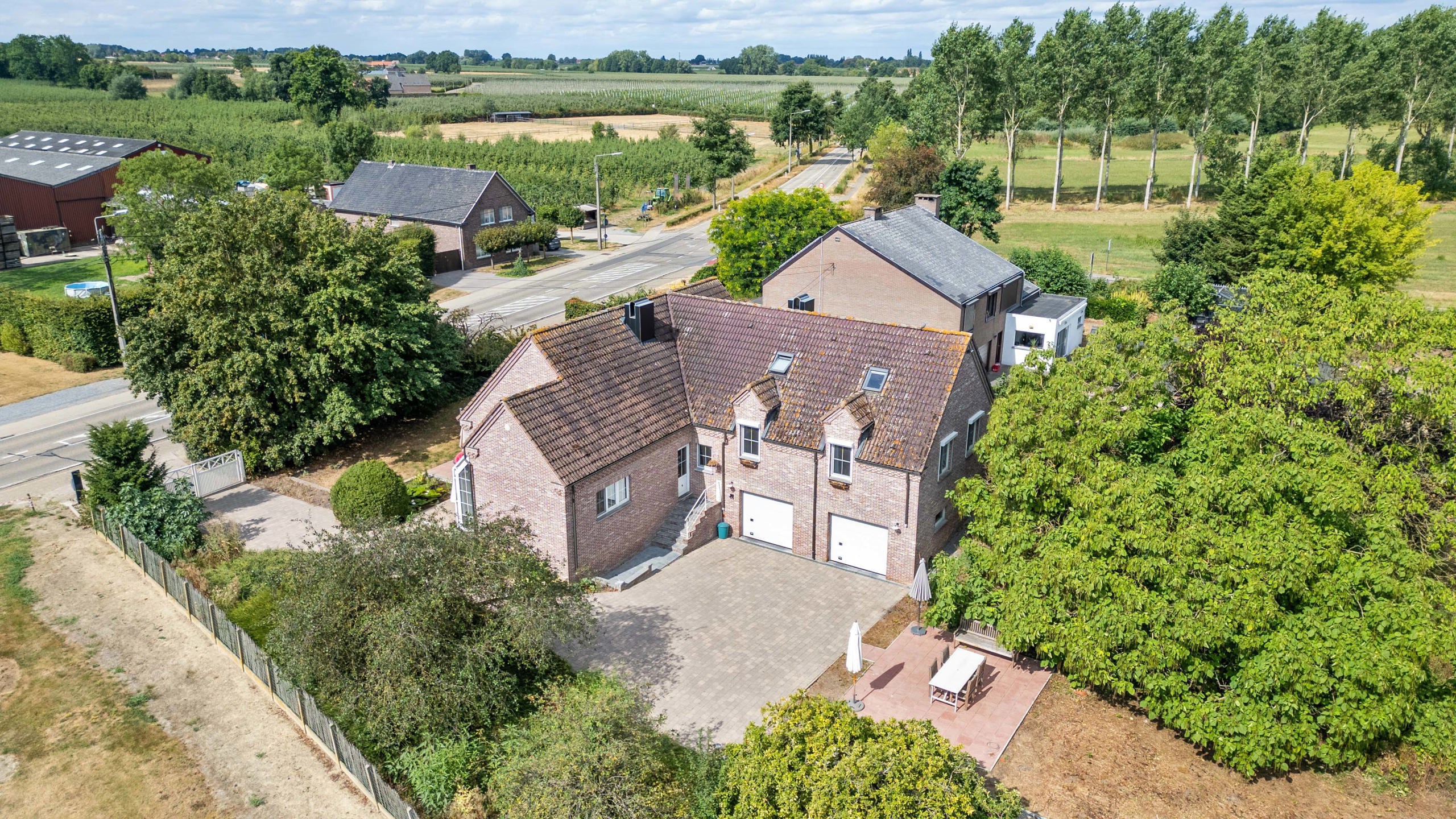 HERK-DE-STAD - Ruime woning op een uitzonderlijk perceel! - foto 2