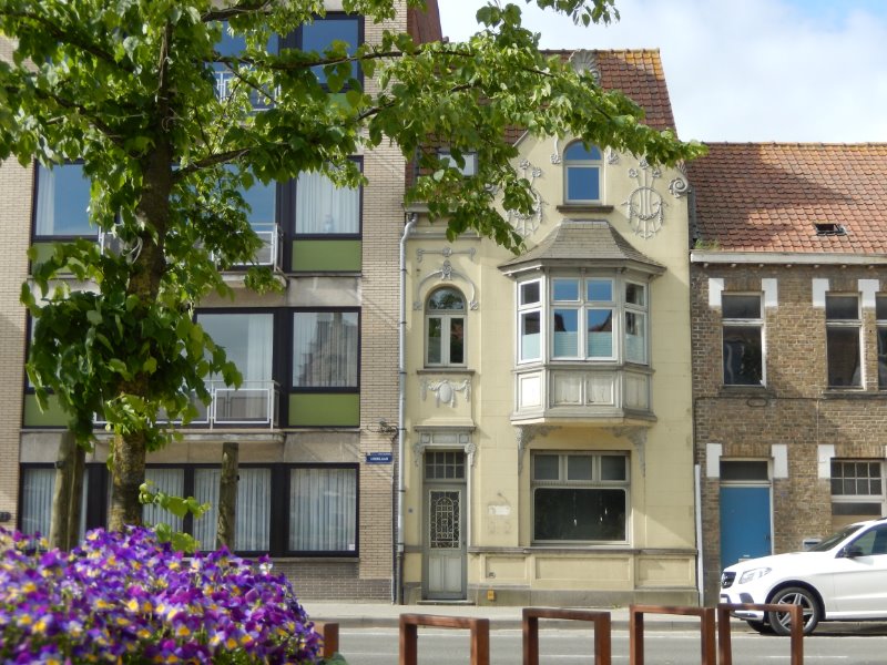 commercieel handelsgelijkvloers langs invalsweg in Diksmuide - foto 3