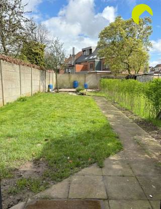 Nabij het centrum van Mortsel bieden wij u dit appartementsgebouw aan met 3 appartementen. In directe nabijheid vindt u winkels,...