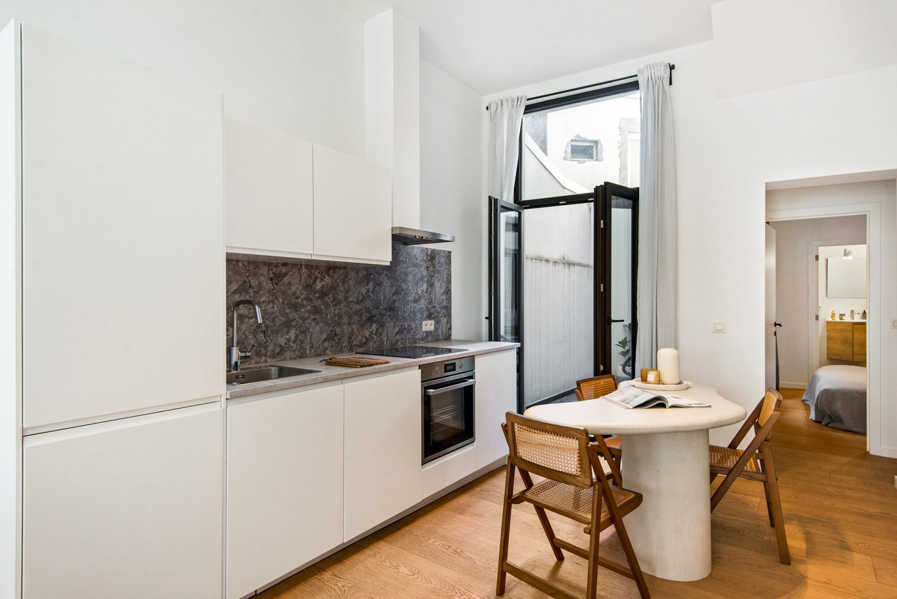 Gelijkvloers wonen met terras in hartje Oud-Berchem - foto 5