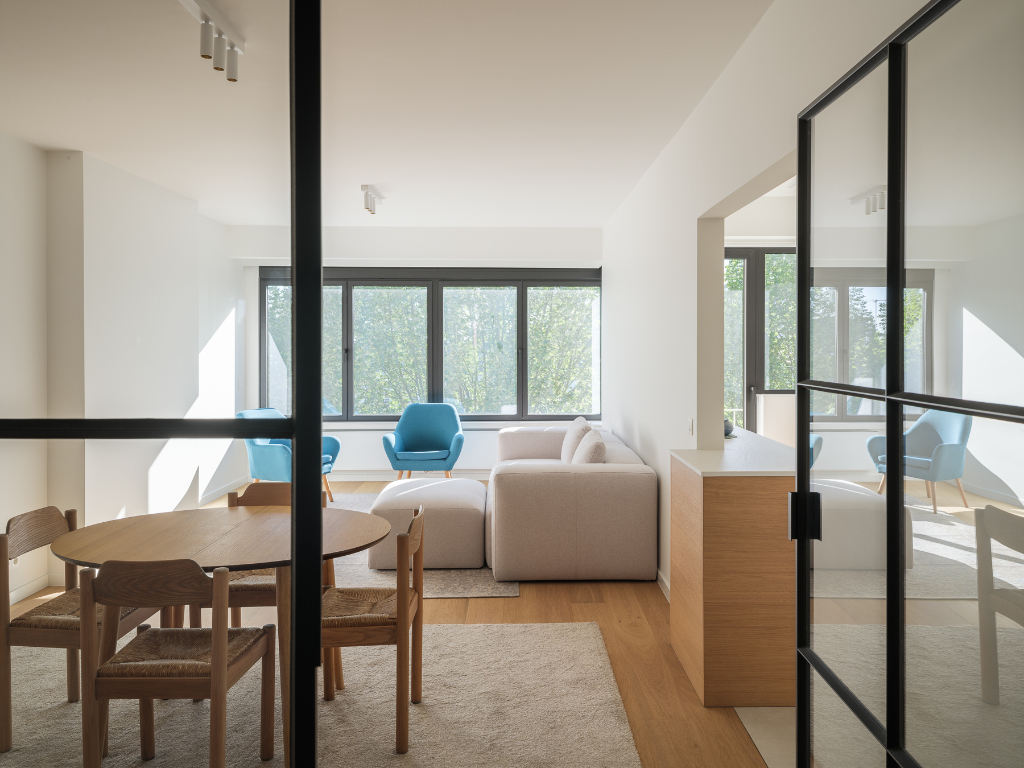 Smaakvol gerenoveerd 2-slaapkamer appartement met twee terrassen. - foto 4