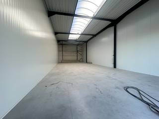 Zeer goed gelegen businesspark met verschillende oppervlaktes te huur, ideaal bereikbaar: slechts 15 minuten van de E17, 15 minuten van de A12 en...