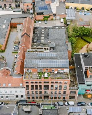 SINT-NIKLAAS - Aanbod tot overname aandelen patrimoniumvennootschap omvattende oa een uniek pakhuis opgedeeld in kantoren, magazijn, lofts...