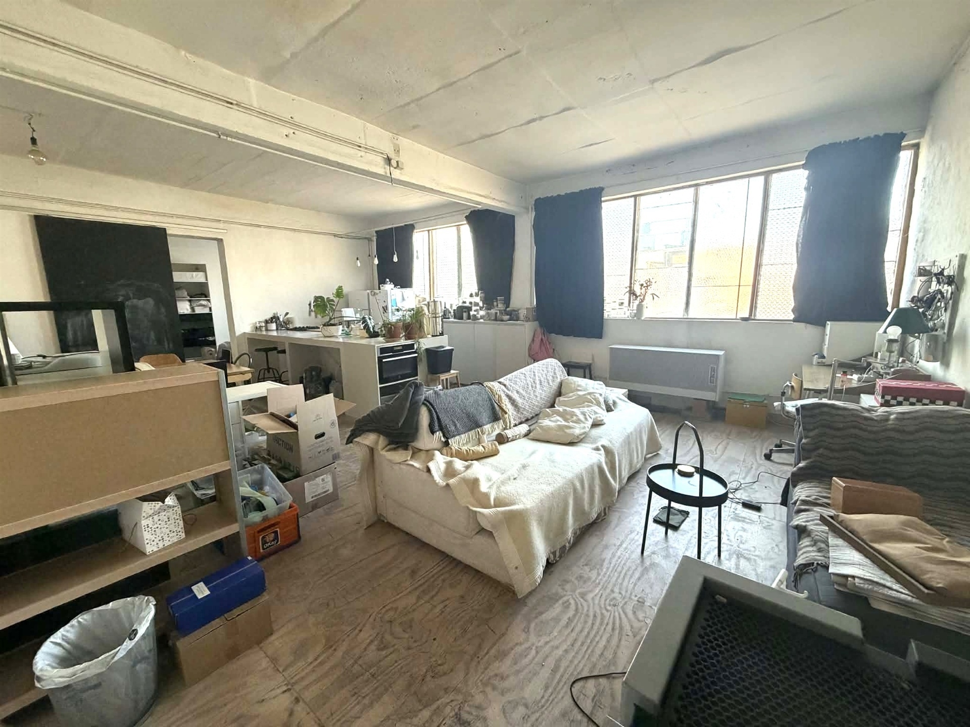 Ruime atelier te huur in Koekelberg.



 - foto 2