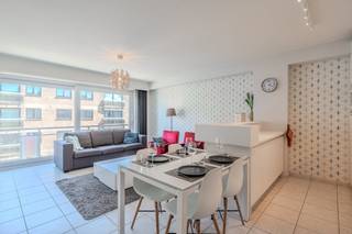 Lichtrijk 2-slaapkamer appartement te koop, gelegen op absolute toplocatie, vlakbij het casino, de winkelstraten en restaurants. Het appartement...