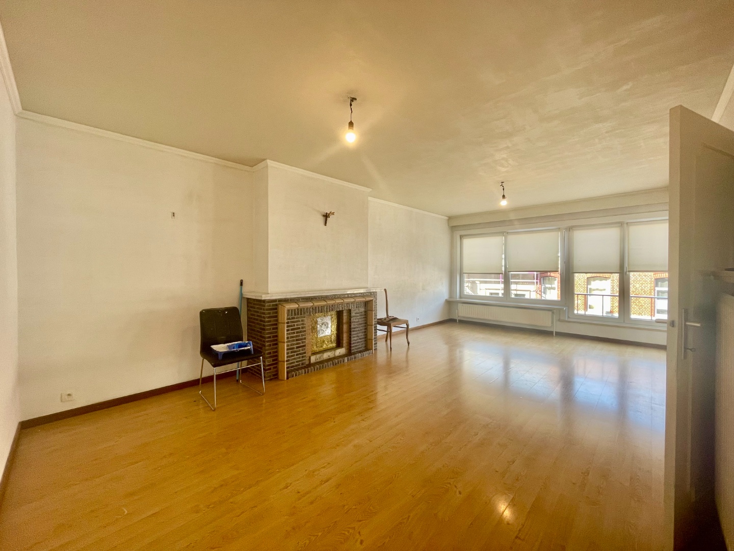 Te huur, lichtrijk 2 slaapkamer appartement met 2 terrassen en garagebox in centrum Ronse - foto 4