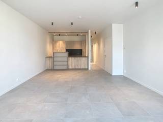 Dit prachtige nieuwbouwappartement met twee slaapkamers is gelegen op een absolute toplocatie, pal op de Grote Markt van Tienen!Dankzij deze centrale...