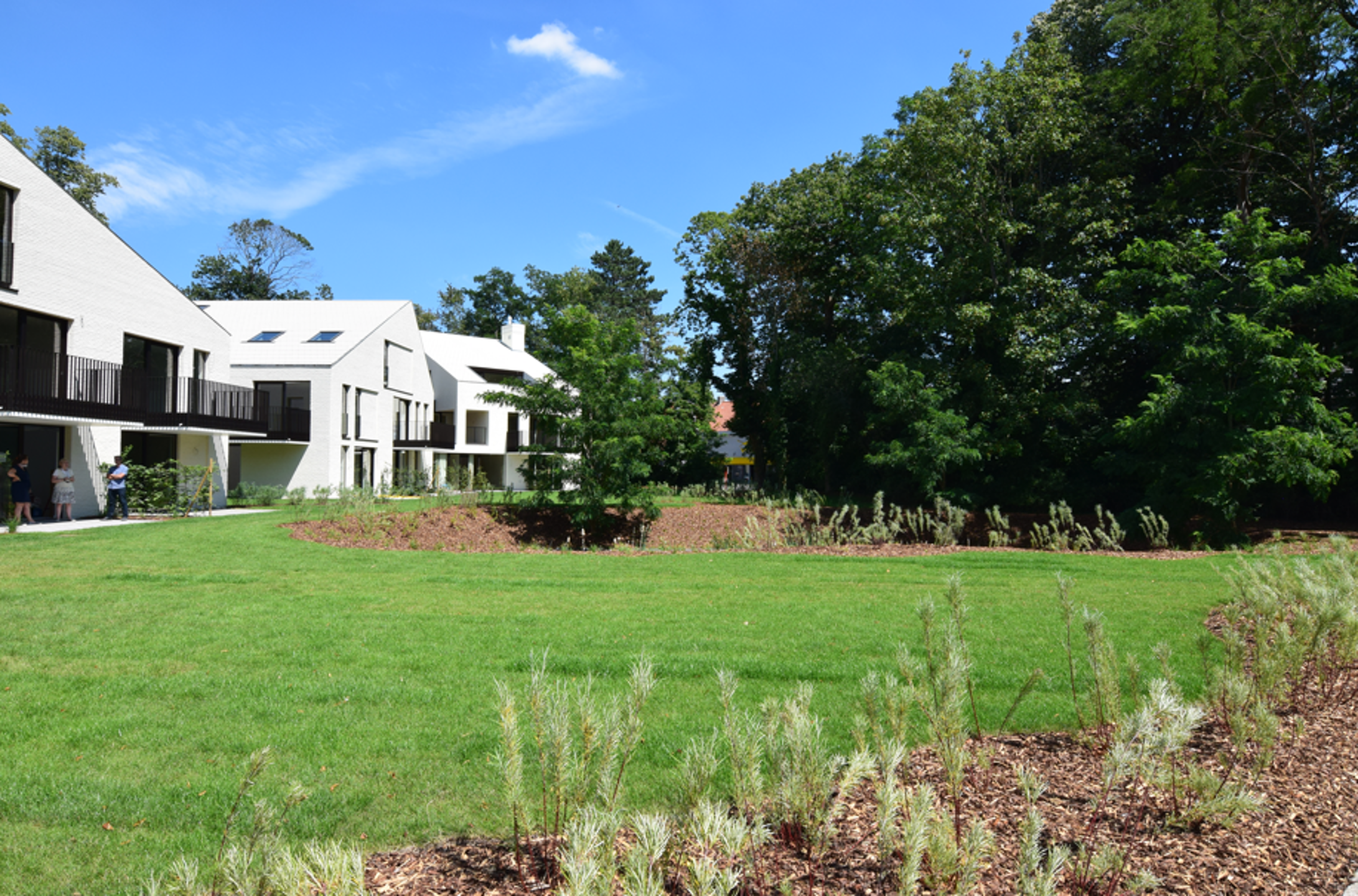 Recent appartement met 2 slaapkamers, terras + staanplaats - foto 3