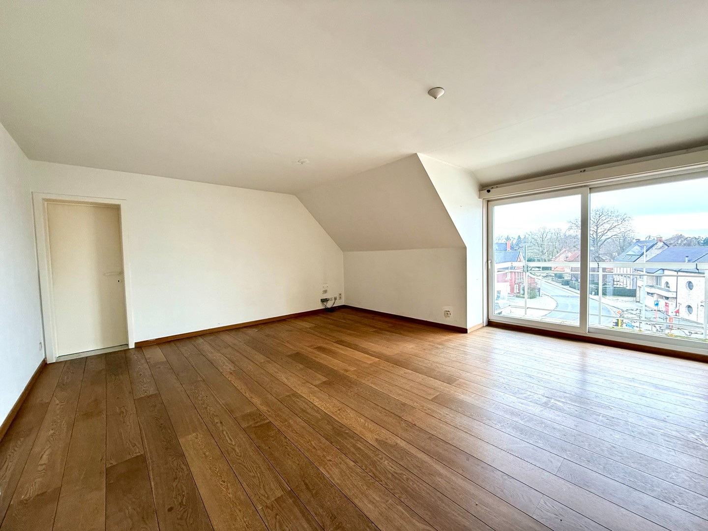 Dakappartement met 2 slaapkamers, 2 douchekamers en parkeerplaats - foto 5