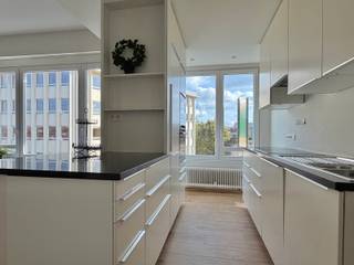 <p>Ideaal gelegen op de 4e verdieping van een hoekgebouw aan Flagey, op een steenworp afstand van de Vijvers van Elsene, dit mooie appartement van 88m². Het biedt: een inkomhal, apart toilet, lichtrijke woonkamer met een kwalitatieve, open en volledig uitgeruste keuken, badkamer (dubbele wastafels, bad met douchewand, washoek met wasmachine/droogkast), twee slaapkamers aan de achterzijde (18 m² en 10 m²) en een balkon. Provisie kosten: €250/maand (gemeenschappelijke kosten, verwarming, warm en koud water). Beschikbaar vanaf 10 september 2026. Zal u bekoren door zijn ligging en prachtige lichtinval! Absoluut te bezoeken.</p>