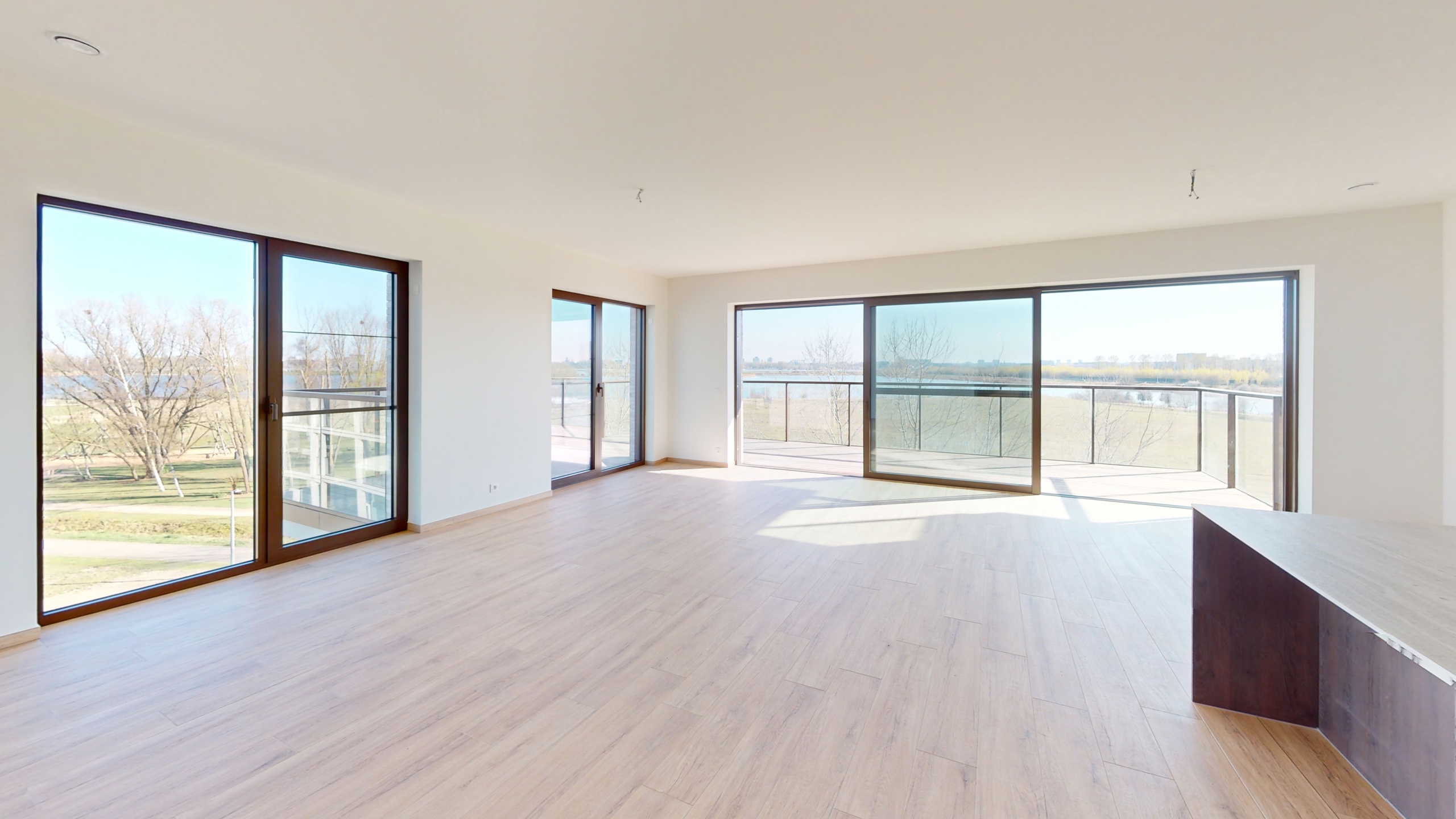 LINKEROEVER - Nieuw appartement met frontaal waterzicht  - foto 2