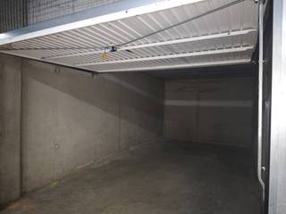 Deze ondergrondse garagebox onder de appartementsgebouwen van domein Nieuwendamme zijn ideaal voor investering, eigenaars van een boot...