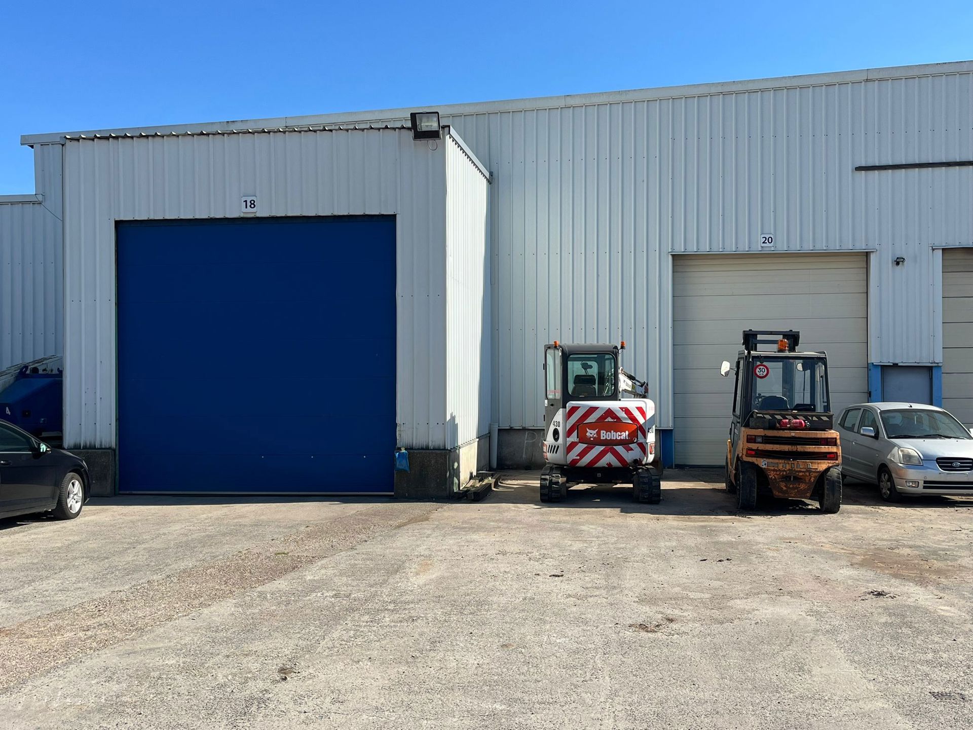 Magazijn Unit 18-20 van 775 m² centraal tussen A12 en E19 - foto 1