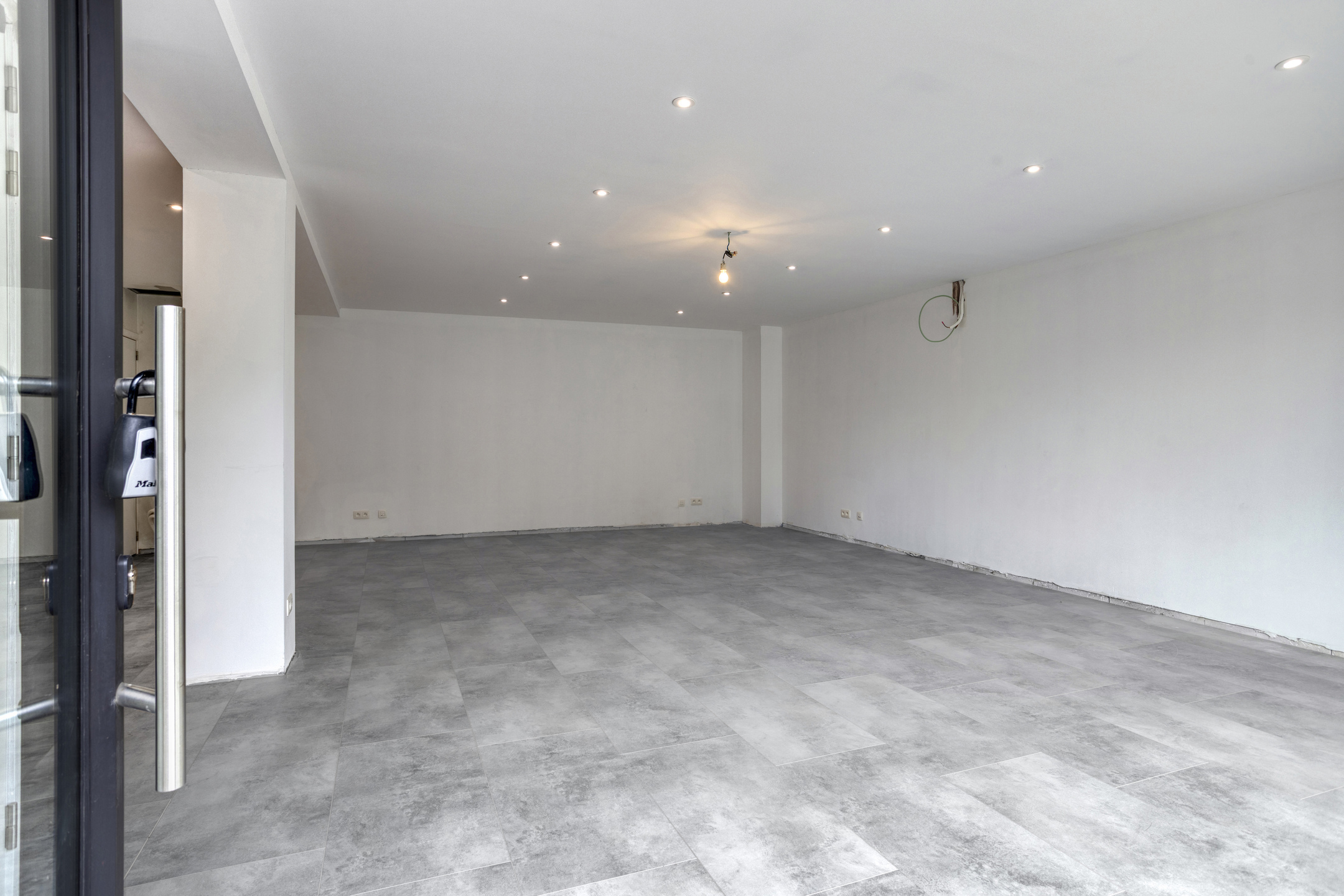 Nieuwbouw handelsruimte in centrum Broechem. - foto 2