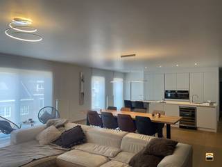 <p><span>Ruim en lichtrijk appartement met groot terras, ondergrondse autostaanplaats en <br />kelderberging met uitstekende ligging in Borgloon<br />*EPC A </span></p><p><span>*Elektrische keuring conform AREI</span><span><br /><br />Bent u op zoek naar een ruim, energiezuinig en instapklaar appartement op een uitstekende <br />locatie? Dit mooie appartement op de 2de verdieping bevindt zich vlakbij het centrum van <br />Borgloon en combineert comfort, unieke ruimte en een aangename lichtinval.<br /><br />Binnenkomen doen we in een leuke hal met ingebouwde vestiaire. Bij het binnenkomen springt <br />meteen de uitzonderlijk ruime leefruimte van ca. 70 m² in het oog. Dankzij de open indeling <br />geniet U hier van een aangenaam ruimtegevoel en veel natuurlijke lichtinval. De volledig uitgeruste <br />open keuken sluit perfect aan op de leefruimte en biedt alle comfort voor dagelijks gebruik.<br /><br />Het appartement beschikt over een zonnig terras van ca. 22,5 m², een aangename extra buitenruimte <br />die zorgt voor extra wooncomfort.<br /><br />Verder beschikt het appartement over twee slaapkamers. De ruime master bedroom van ca. 17 m²<br />biedt alle nodige comfort. Verder is er een tweede slaapkamer van ca. 11 m² met dressing. </span></p><p><span><br />De moderne badkamer is stijlvol afgewerkt en voorzien van een inloopdouche en dubbele lavabo.</span></p><p><span>Daarnaast beschikt het appartement over een praktische berging van ca. 7 m², een privatieve<br />kelderberging van ca. 5 m² en een ondergrondse autostaanplaats.</span><span><br /><br />Bijkomende troeven:</span></p><ul><li><span>EPC A – energiezuinig wonen </span></li><li><span>Bouwjaar 2012 </span></li><li><span>Veel natuurlijke lichtinval </span></li><li><span>Uitzonderlijk ruime en open leefruimte van ca. 70 m²</span></li><li><span>Terras van ca. 22.5 m² </span></li><li><span>Ondergrondse autostaanplaats inbegrepen </span></li><li><span>Privatieve kelderberging </span></li><li><span>Zeer gunstige ligging vlakbij het centrum van Borgloon</span></li></ul><p><span> </span></p><p><span>Een ideale combinatie van ruimte, comfort en energiezuinig wonen op een gunstige locatie.<br /><br /></span></p><p><span>Wenst U meer informatie over dit uitzonderlijk ruim appartement of een bezichtiging?<br />Contacteer ons via 012 26 22 05 of info@hetimmohuis.be. </span></p>