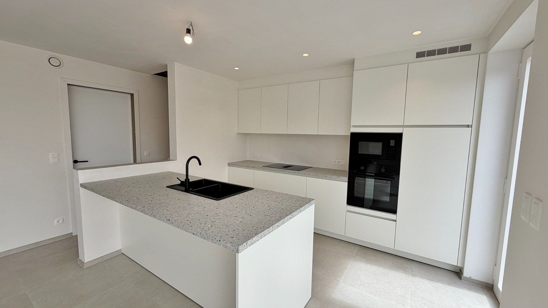 House for rent in Vlamertinge with 5 bedrooms - photo 5