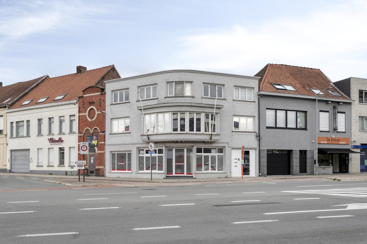 Commercial property of approximately 120m² for sale in Kortrijk. - photo 3