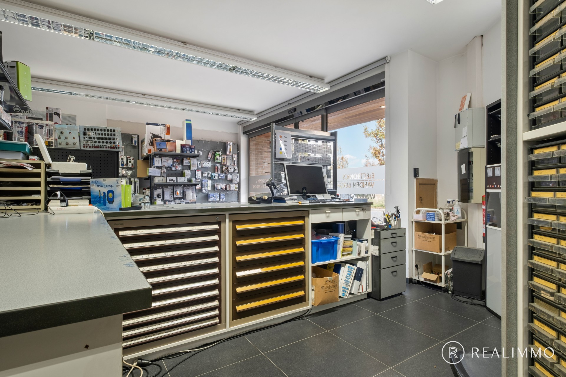 Handelsruimte in centrum Waregem - foto 4