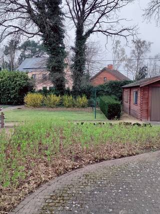 Bouwgrond voor halfopen bebouwing in Mol met een grondoppervlakte van 4 a 24 ca in een rustige straat.Deze bouwgrond wordt aangeboden aan een...