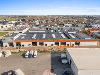 KMO-park Zilleghem bestaat uit 18 KMO-units en 2 kantoren, waarvan op heden nog maar enkele units te koop zijn!Gelegen op het bedrijventerrein 'De...