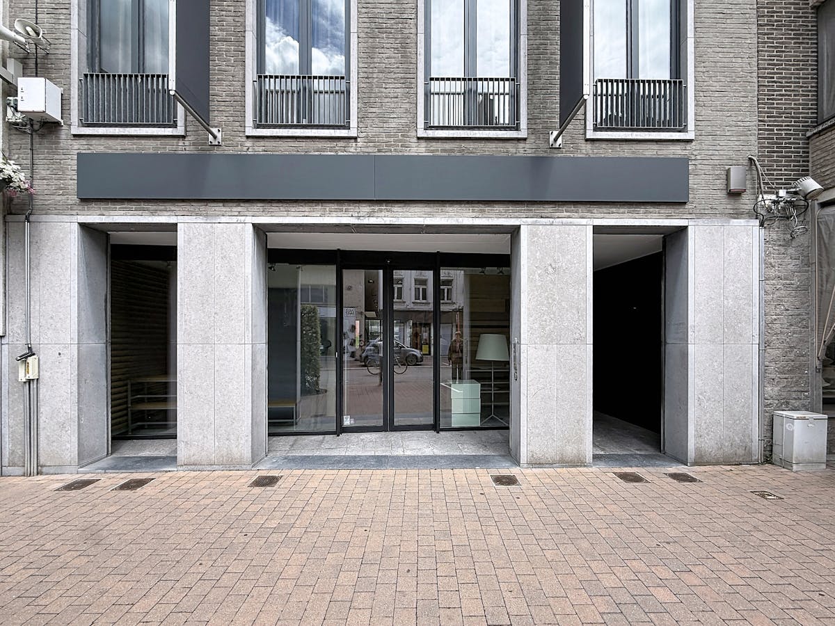 Modern handelspand (170 m²) met ruime kelder te huur Deinze - foto 5