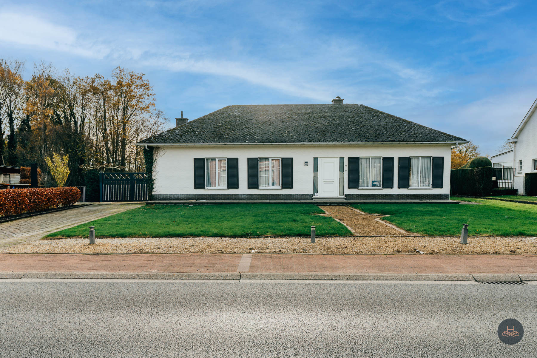 Vrijstaande, karaktervolle woning op ruim perceel - foto 1