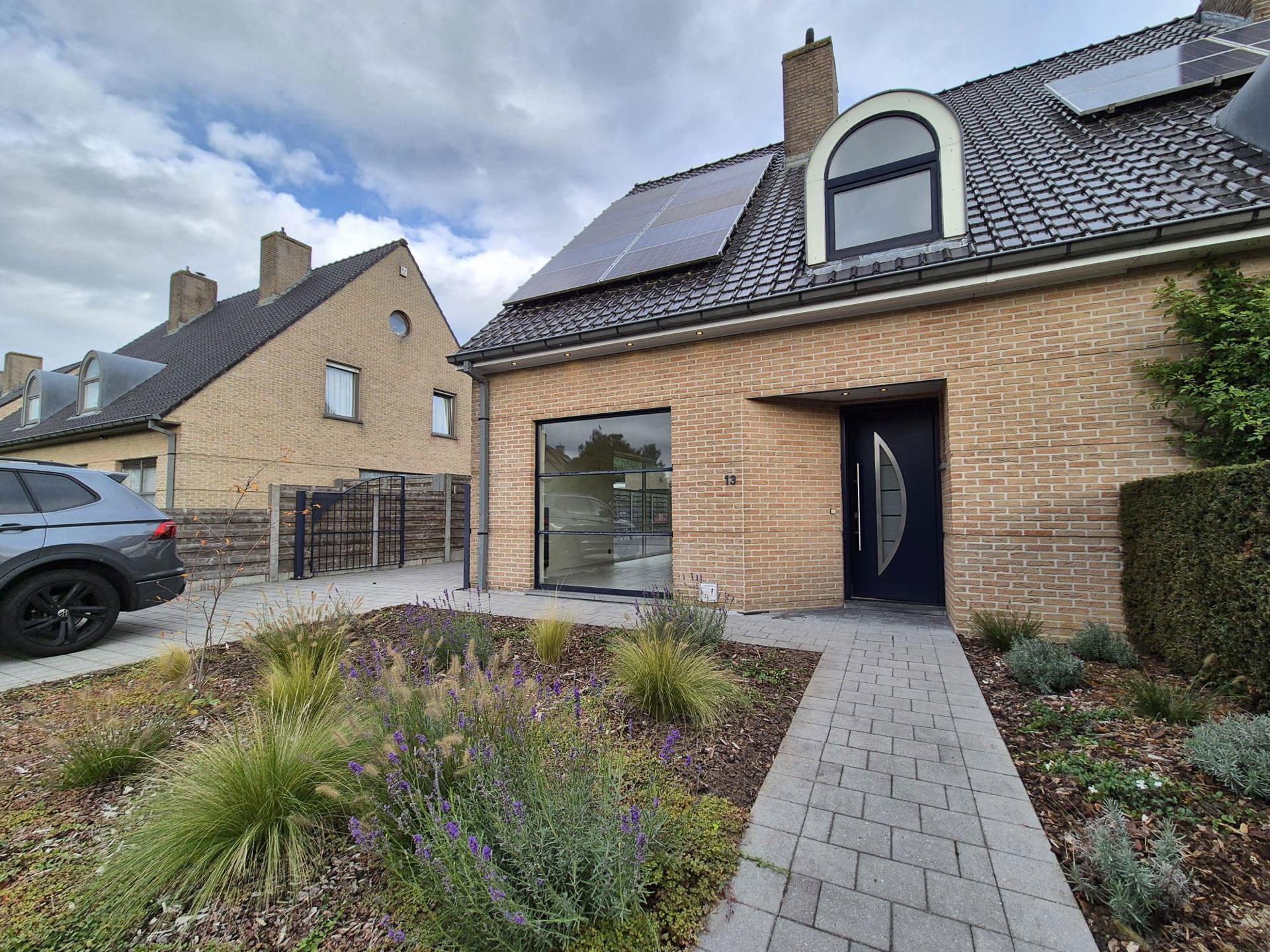 Instapklare halfopen bebouwing met veranda en garage - foto 2