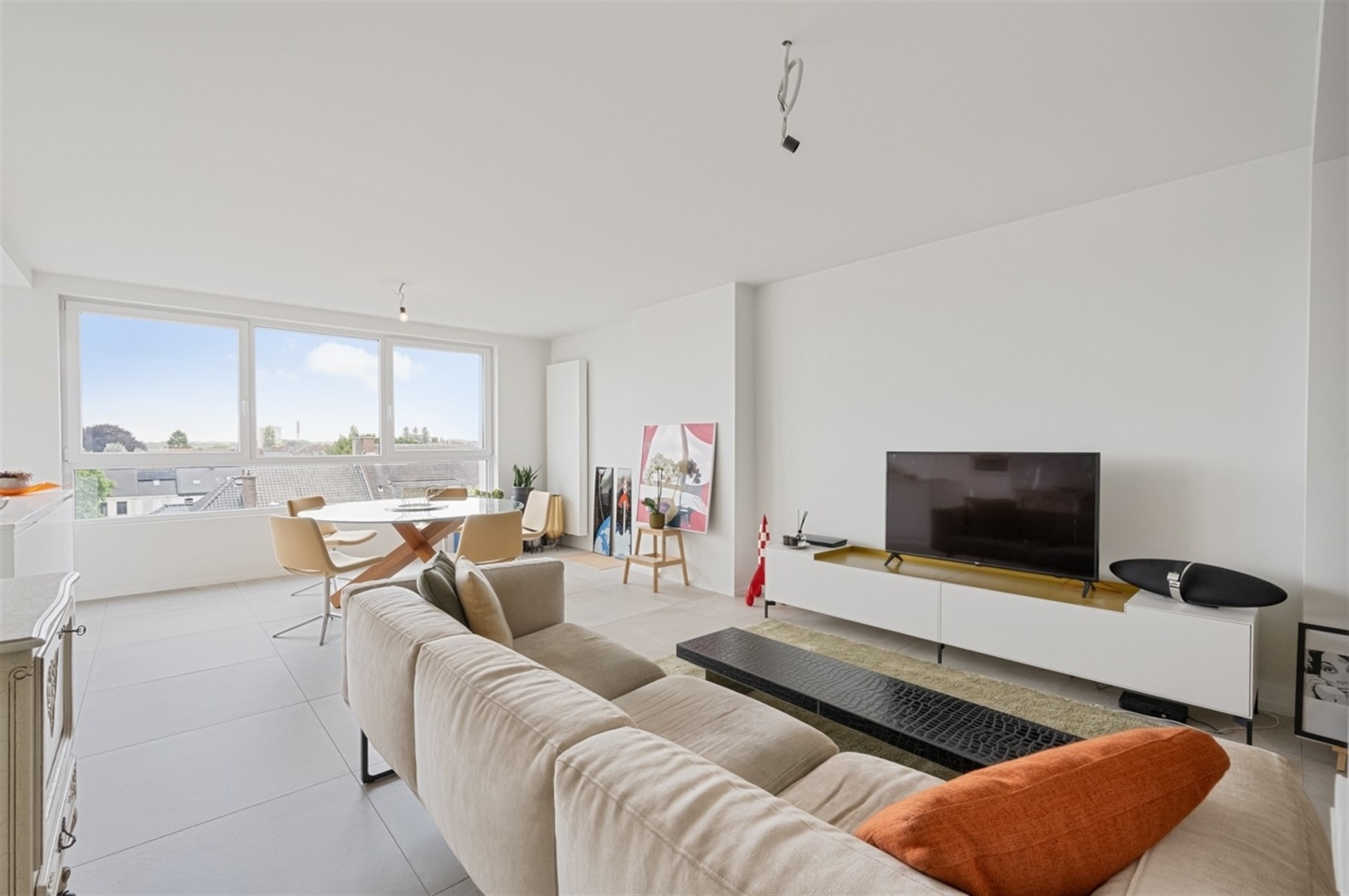 Ruim en stijlvol appartement met terras en prachtig uitzicht in hartje Aalst - foto 3