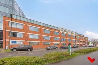 Vous êtes à la recherche d'un espace de bureau représentatif qui offre à la fois style et fonctionnalité ? Découvrez cette opportunité unique au...