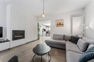 INSTAPKLAAR WONEN MET RUIMTE, COMFORT EN EEN AANGENAME TUINVanafprijs: 299.000 euroRichtprijs: 329.000 euroDeze instapklare woning biedt een...