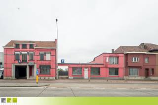 3 NAAST ELKAAR GELEGEN APARTE GEBOUWEN (2 HANDELSHUIZEN EN 1 WONING), 35 METER LANGS DE LUIKERSTEENWEG EN 12 METER LANGS DE OUDE BORGWORMSEWEG,...