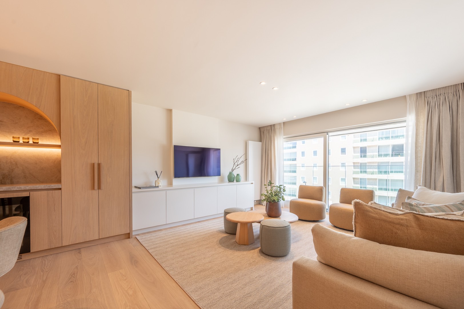 Prachtig en ruim appartement met 3 slaapkamers, dat profiteert van een zeer breeds zijdelings zeezicht over het plein De Wielingen - foto 2