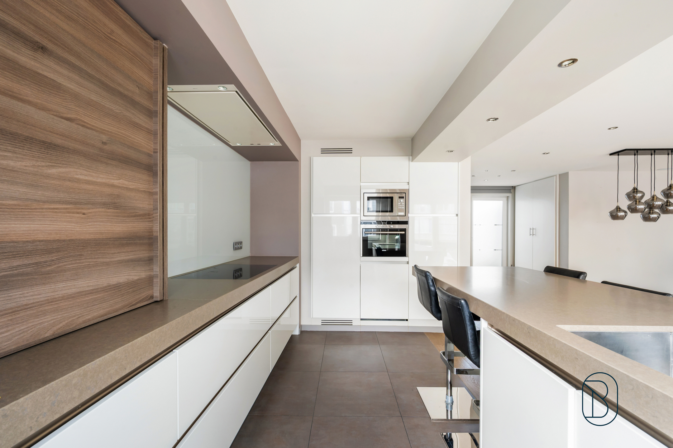 Topgelegen handelspand met luxueus duplex appartement - foto 5