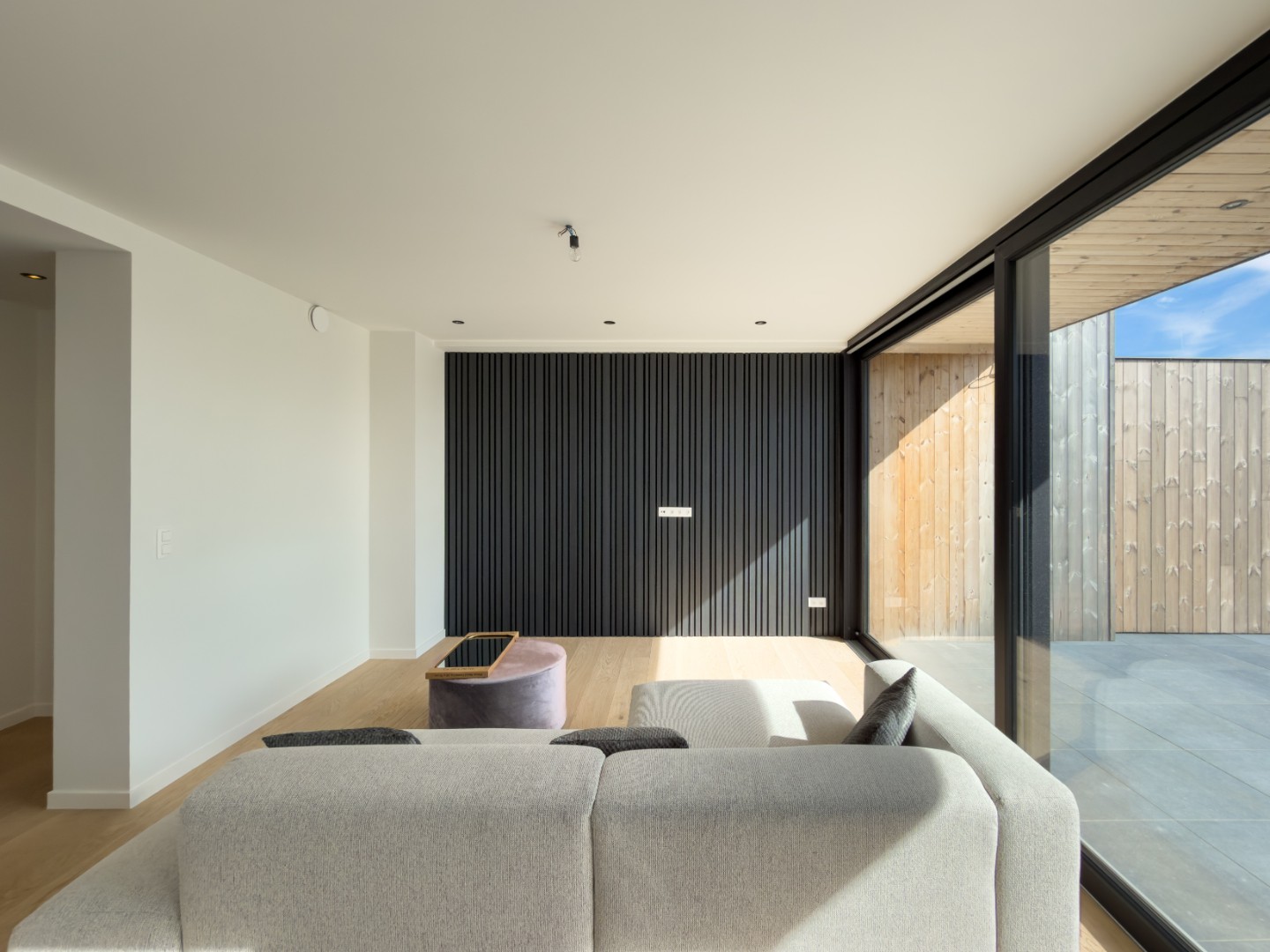 Une maison entièrement rénovée avec un magnifique jardin exposé sud-ouest, située à Knokke-Heist, à quelques minutes à vélo du centre-ville. - photo 2