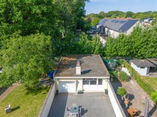 Op een gunstige en rustige ligging bevindt deze verrassend ruime woning met een gevelbreedte van 8 meter en vele mogelijkheden.De woning heeft de...