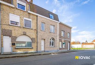 Deze instapklare woning ligt in centrum Ingelmunster vlakbij bakker, slager en tal van andere handelszaken. De woning werd van kop tot...