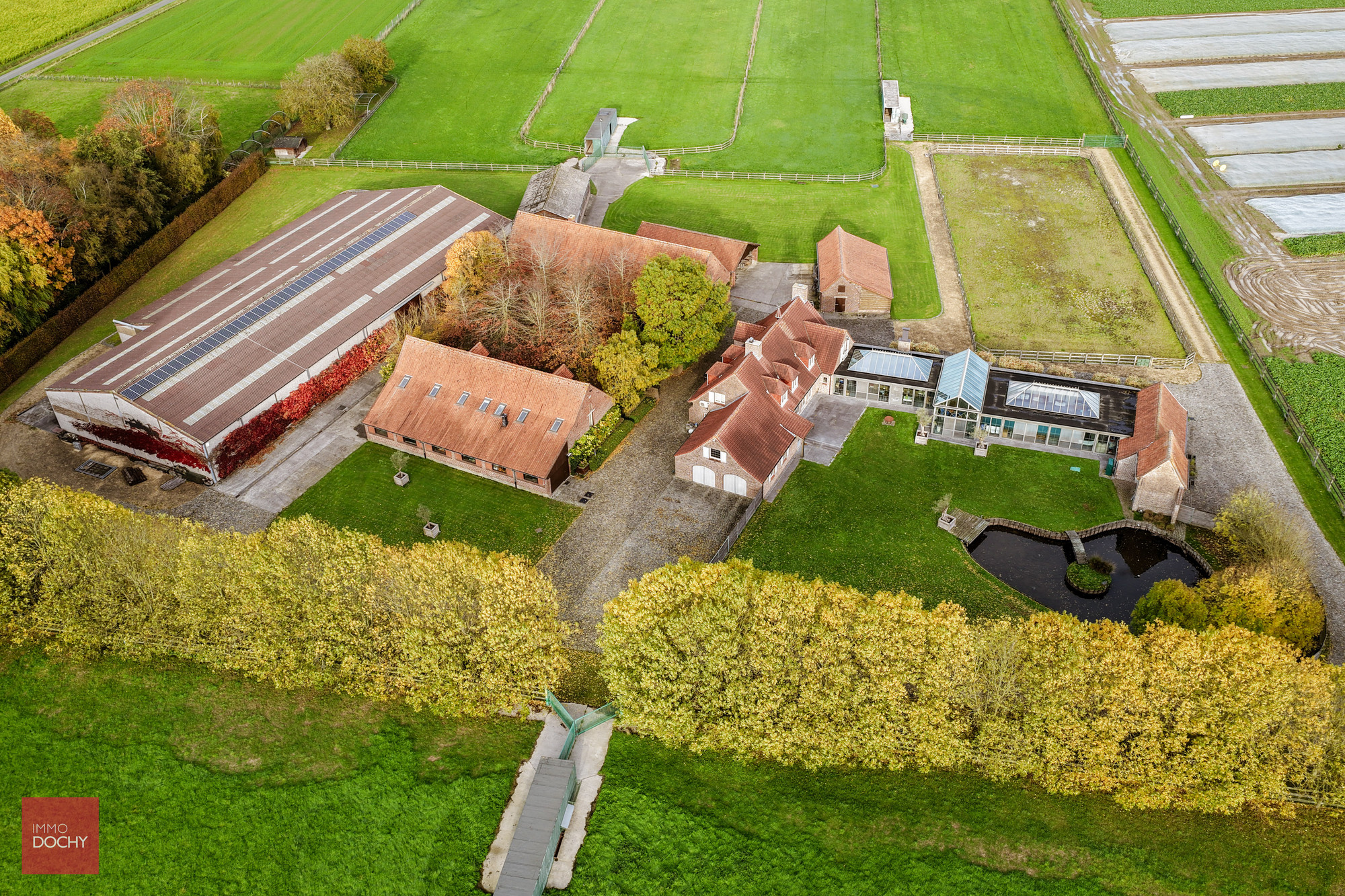 Vierkantshoeve met paardenaccommodatie op ca. 5,3ha - photo 4