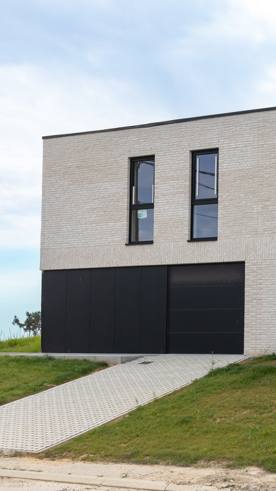 Moderne nieuwbouwwoning met inpandige garage. - foto 3